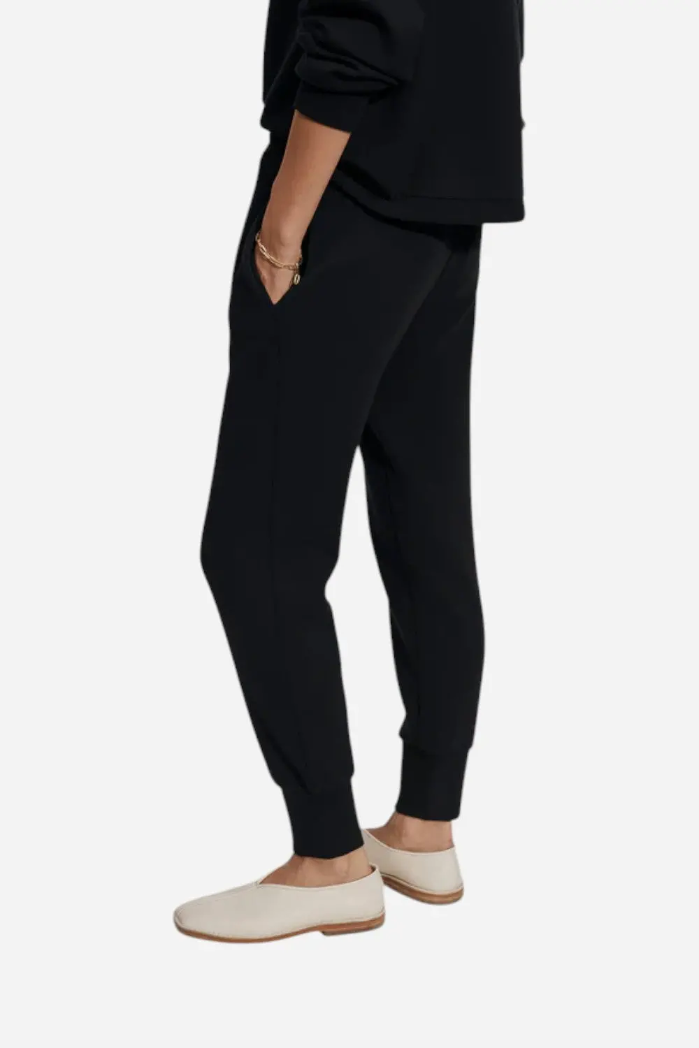 Varley Slim Cuff Pant 25" In Black 2