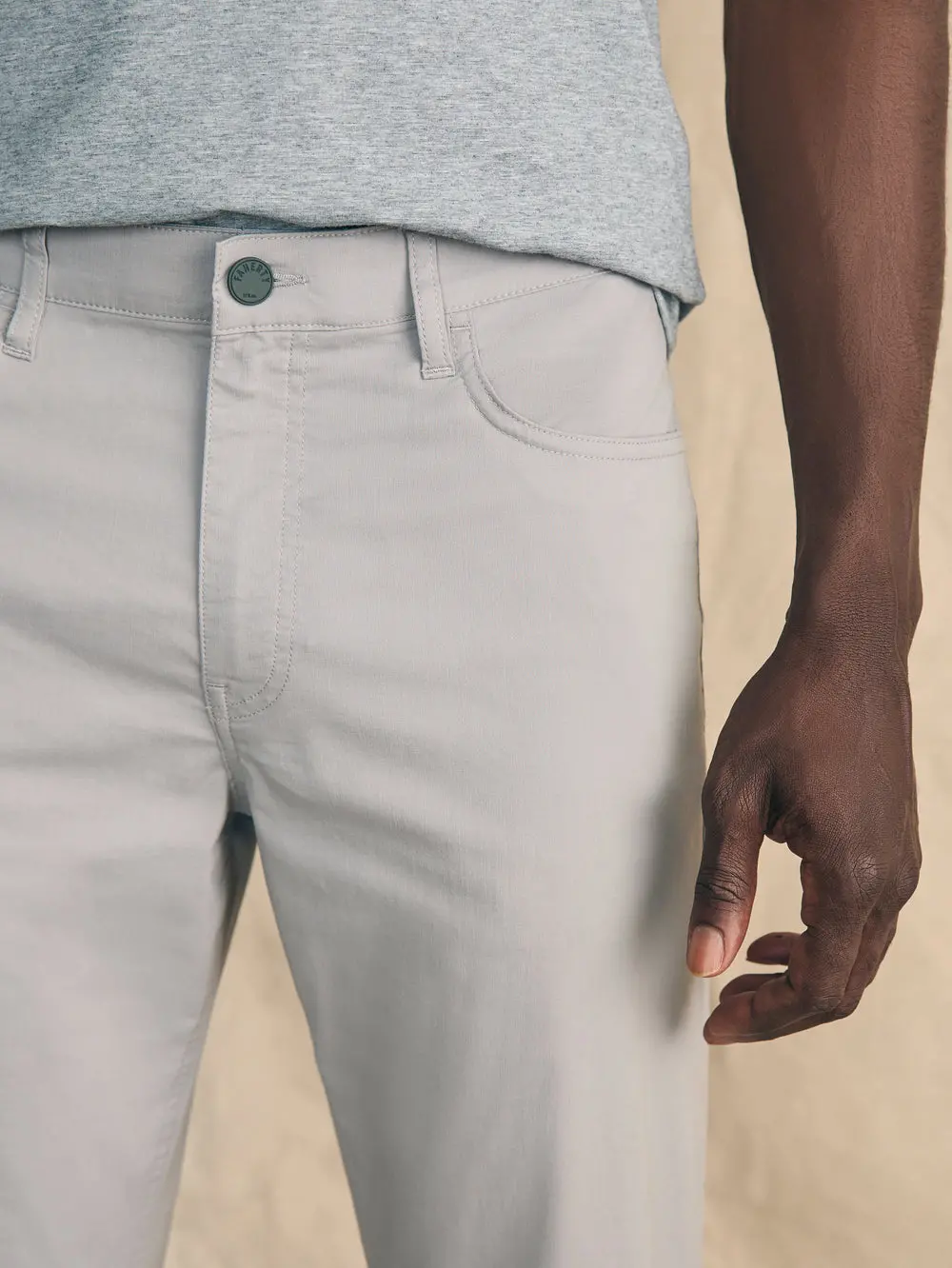 Faherty Movement 5-Pocket Pant In Fossil 4