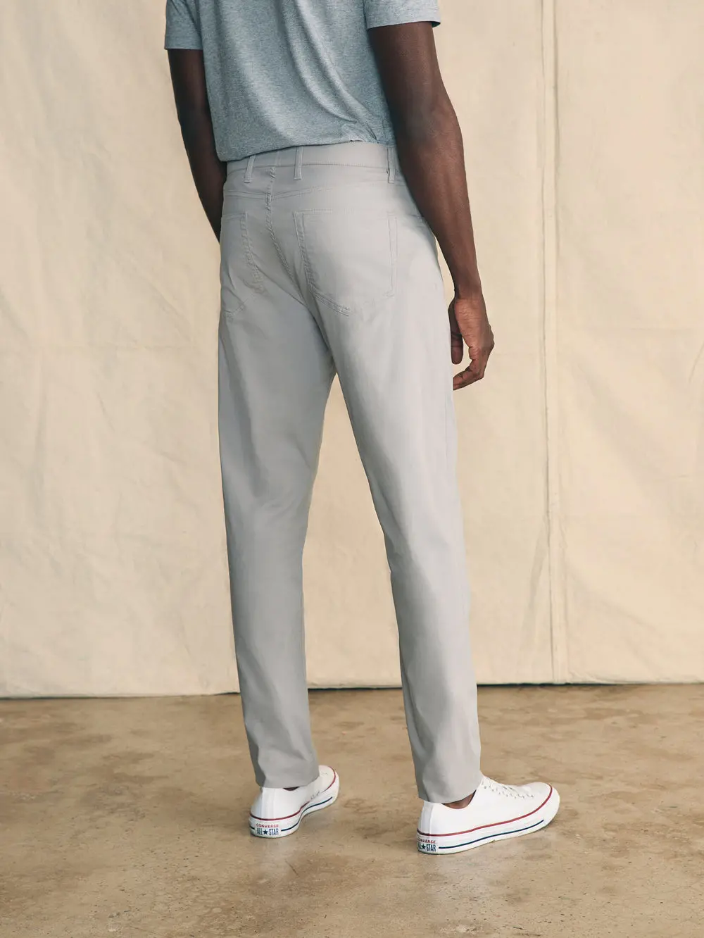Faherty Movement 5-Pocket Pant In Fossil 5
