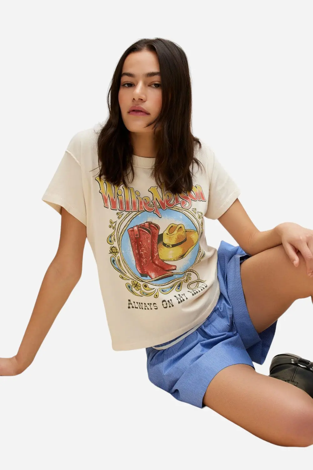 Daydreamer La Willie Nelson Paisley Reverse Girlfriend Tee 1