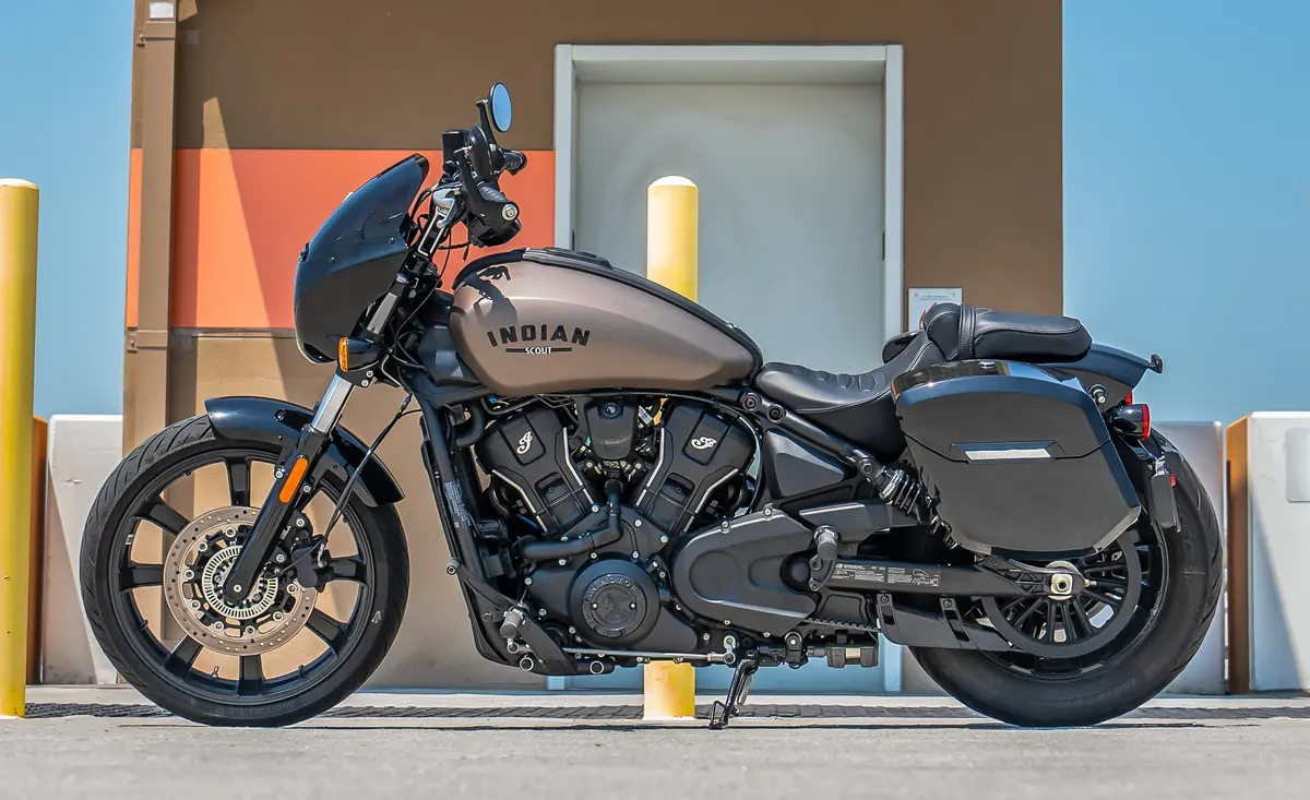 24L - Ironclad Quick-Mount Medium 2025+ Indian Sport Scout Sixty Painted Hard Saddlebags 2