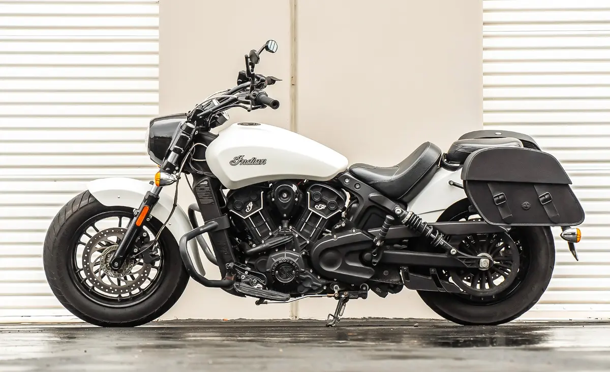 28L - Baelor Quick-Mount Medium Indian Scout Classic 2025+ Motorcycle Saddlebags 2