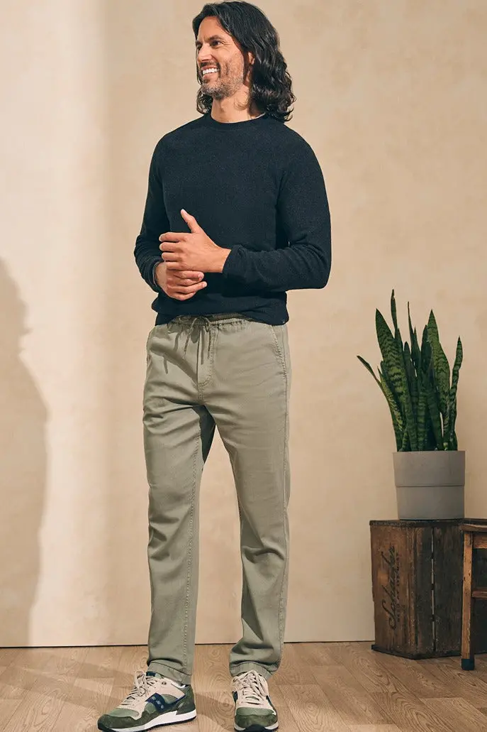 Faherty Essential Drawstring Pant In Spring Olive 1