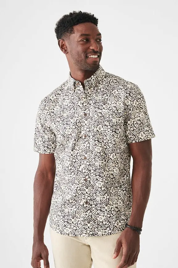 Faherty Short-Shirt Stretch Playa Shirt In Washed Black Hilo Floral 1