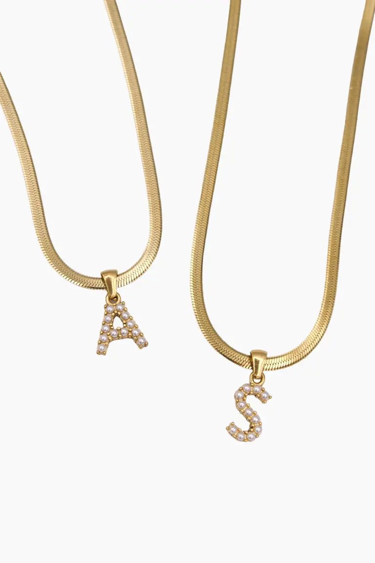 Farrah B Pearl Initial Charm - Letter E 1