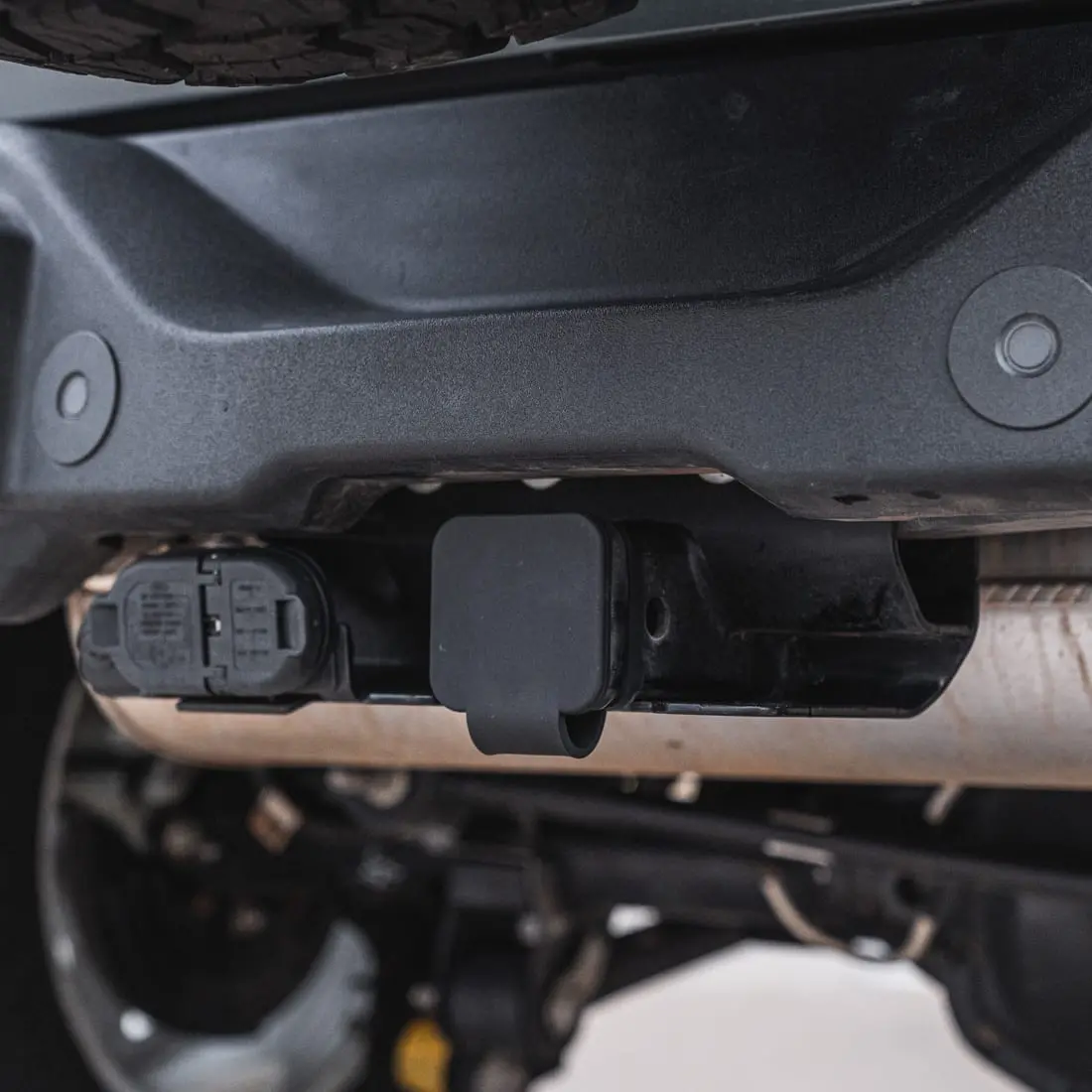 Universal-Fit Hitch Receiver Cover Plug W/ Retainer Band 1