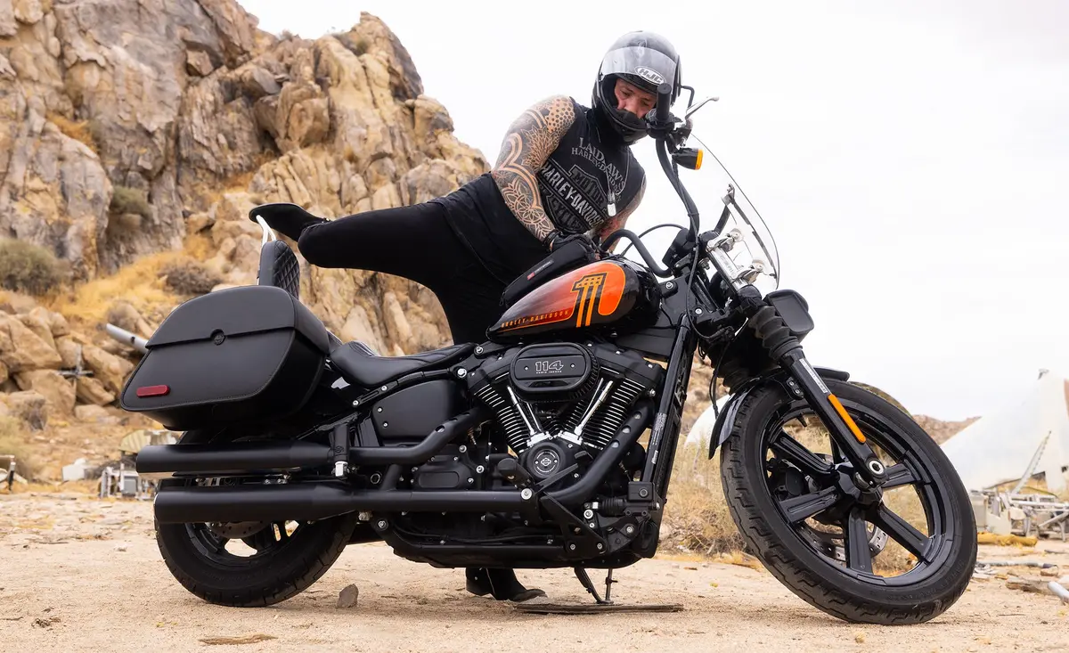 28L - Panzer Medium Hard Mount Saddlebags For Harley Softail Street Bob Fxbb/S 2