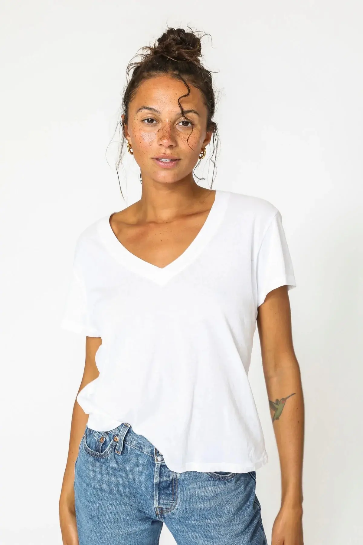 Hendrix Basic Cotton V Neck Tee In White 1
