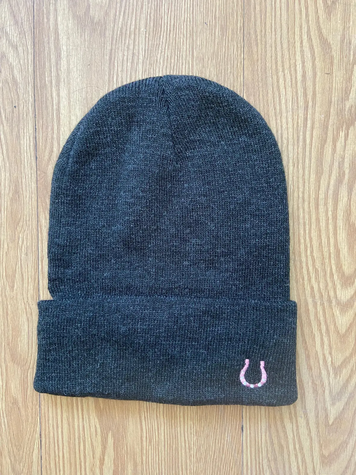 Pink Horseshoe Beanie (Charcoal) 1