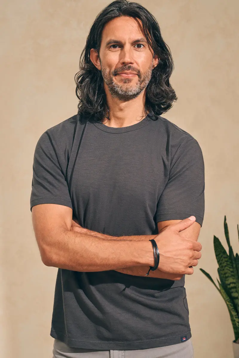 Faherty Sunwashed Tee In Washed Black 2