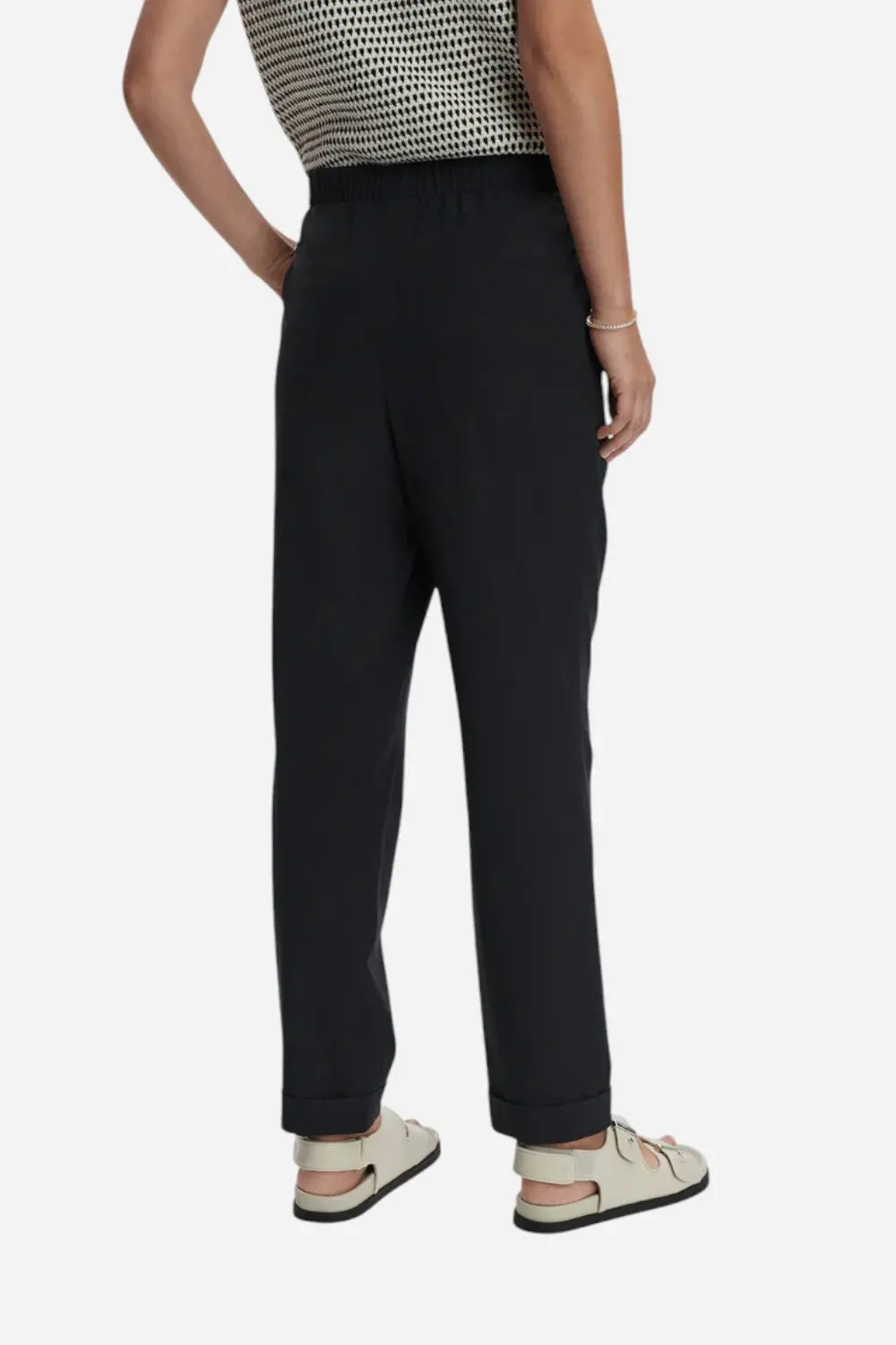 Varley Alana Slim Tapered Cuff Pant 27" In Black 2