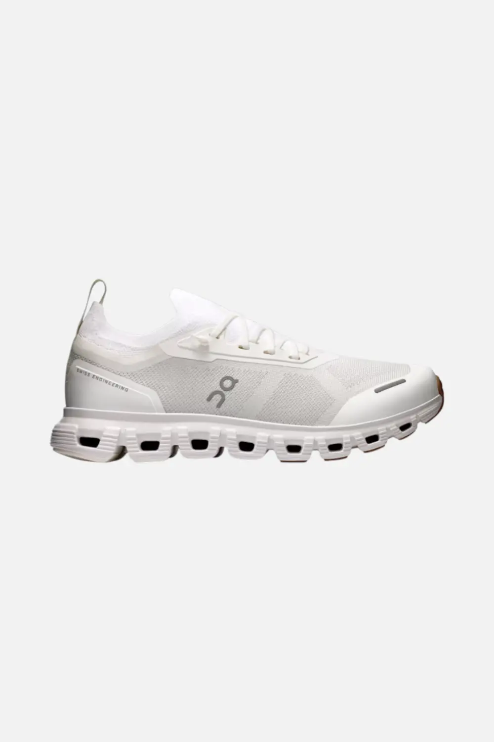 On Running Women's Cloud 6 Versa In White 1