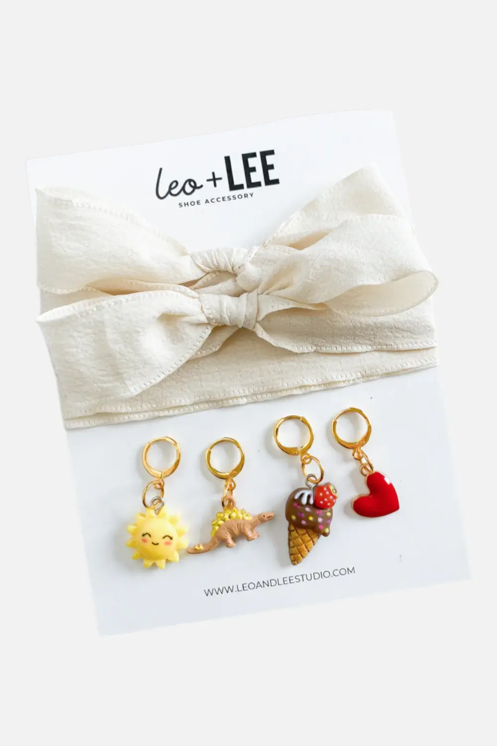 Leo & Lee Kid's Cream Sneaker Laces & Charm Set 1
