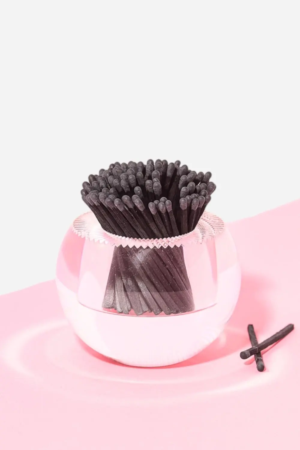 Tart By Taylor Match Striker With Black Matches 1