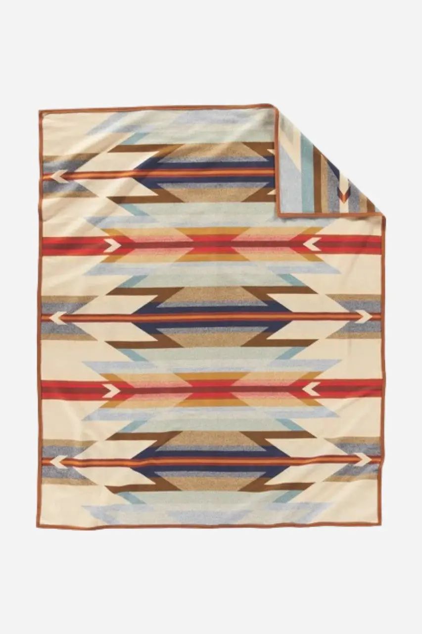 Pendleton Jacquard Blanket Robe Wyeth Trail 1