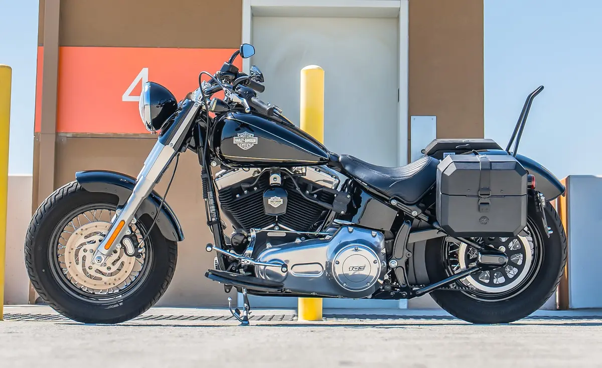 20L - Outlaw Quick-Mount Small Harley Softail Slim Fls Leather Wrapped Hard Saddlebags 2