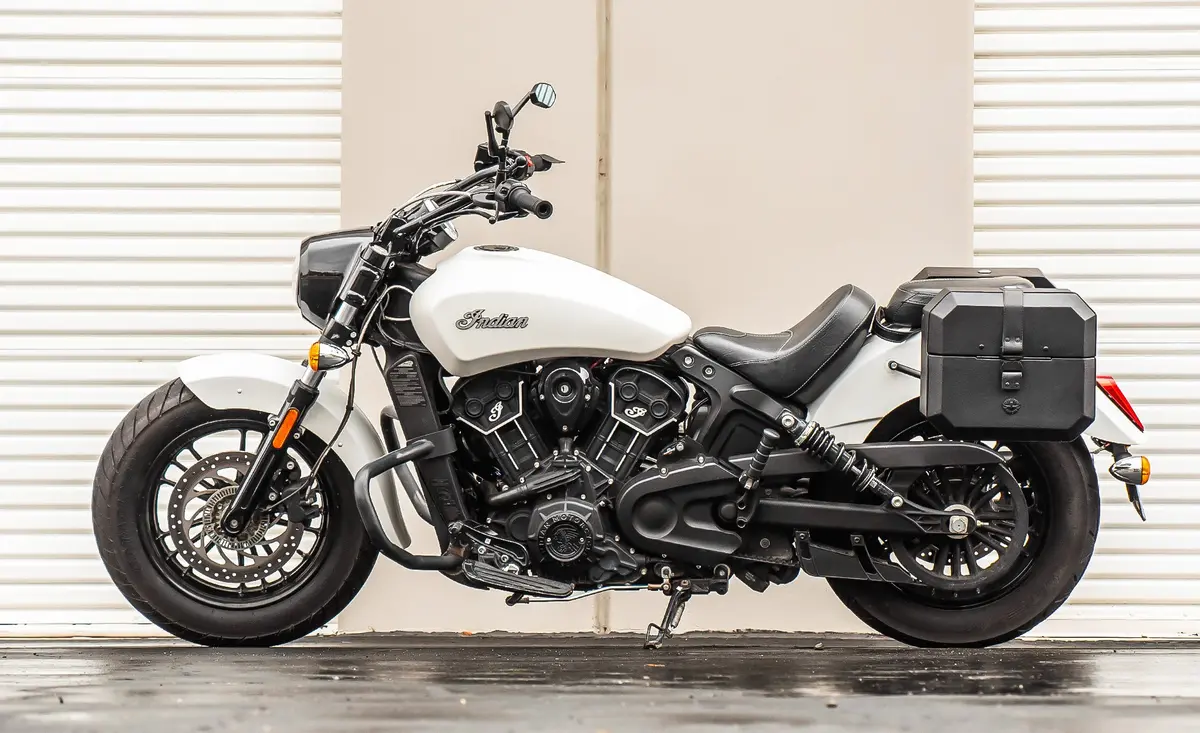 20L - Outlaw Quick-Mount Small Indian Scout Leather Wrapped Hard Saddlebags 2