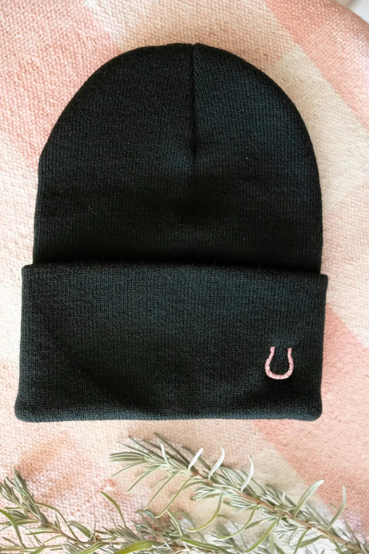 Pink Horseshoe Beanie (Black) 1