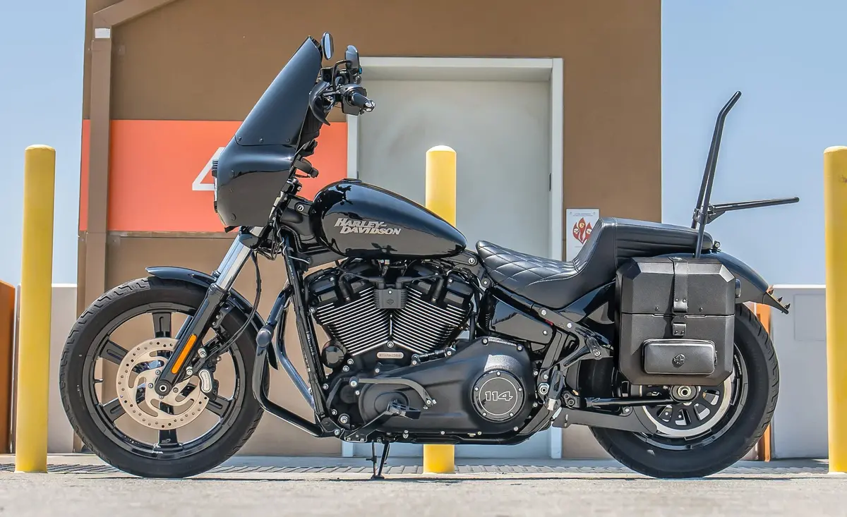 15L - Outlaw Quick Mount Medium Harley Softail Street Bob Hard Solo Saddlebag (Left Only) 2