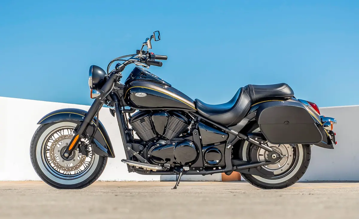 28L - Panzer Medium Quick Mount Kawasaki Vulcan 900 Classic Vn900 Leather Saddlebags 2