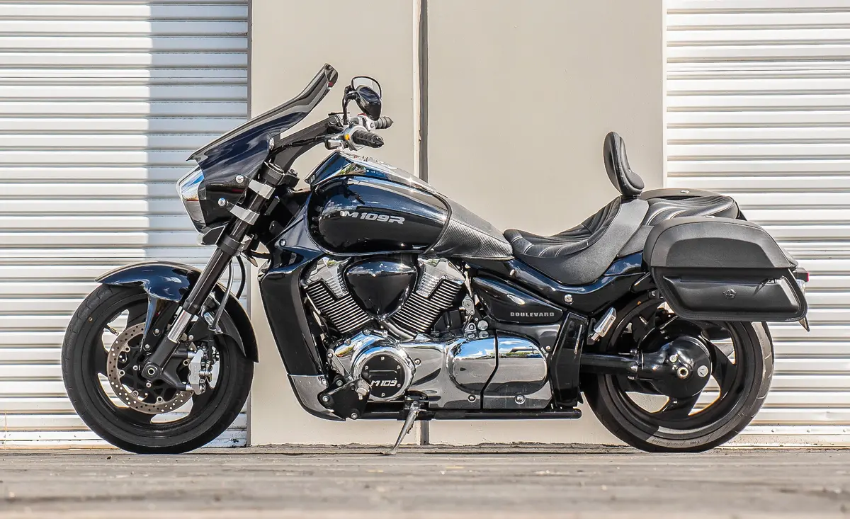 28L - Pantheon Medium Quick Mount Suzuki Boulevard M109 Vzr1800 Motorcycle Saddlebags 2