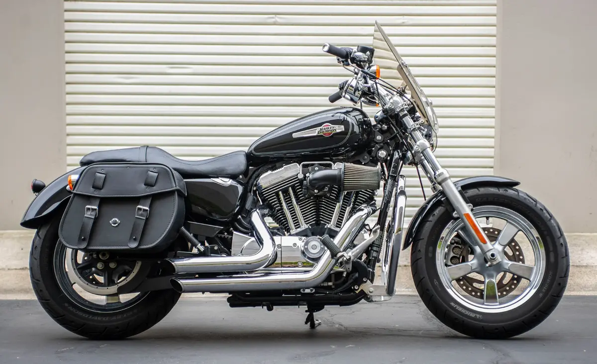 25L - Arch Large Shock Cutout Leather Motorcycle Saddlebags For Harley Sportster 1200 Custom Xl1200c/Xlh1200c 2
