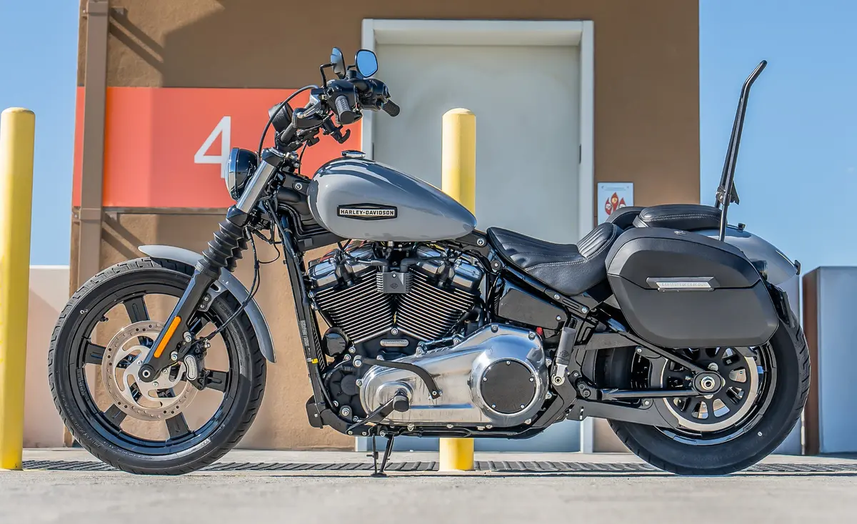 32L - Darkin Large Quick Mount Leather Wrapped Hard Saddlebags For Harley Softail Street Bob Fxbb/S 2