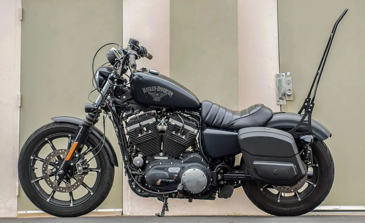24L - Ironclad Quick-Mount Medium Harley Sportster 883 Iron Xl883n Leather Wrapped Hard Saddlebags 2