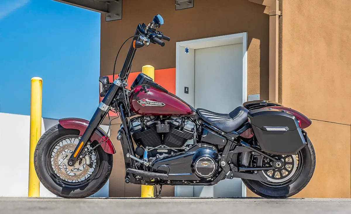 24L - Ironclad Quick-Mount Medium Harley Softail Slim Flsl Matte Hard Saddlebags 2