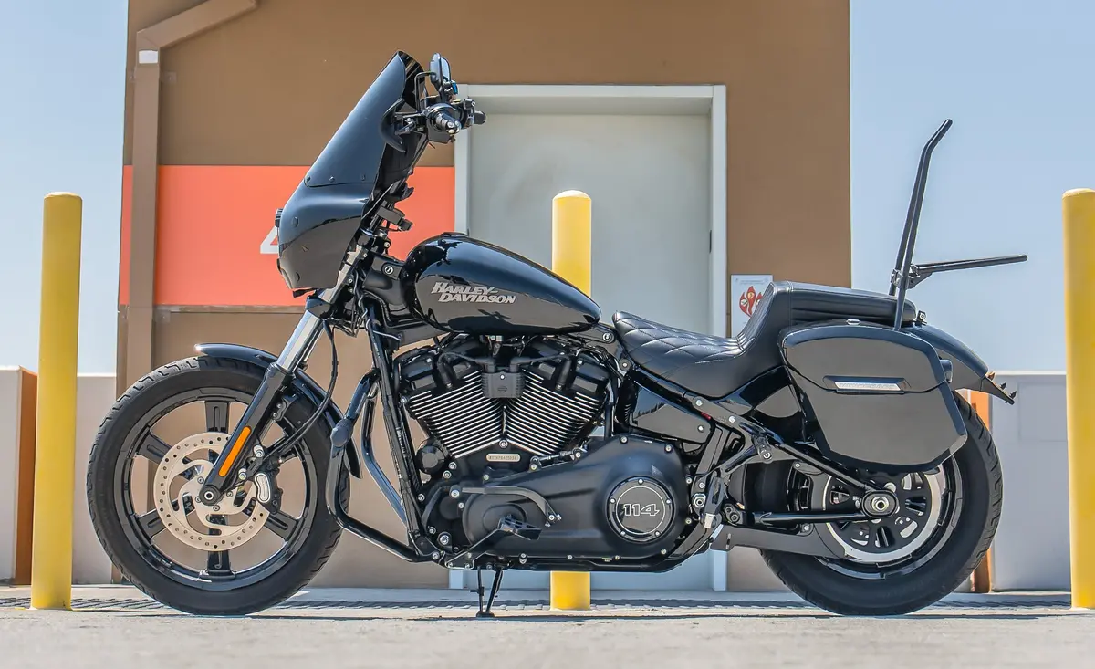 24L - Ironclad Quick-Mount Medium Harley Softail Street Bob Painted Hard Saddlebags 2