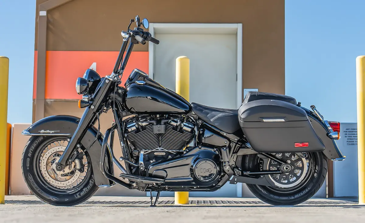 44L - Lamellar Stallion Extra Large Leather Covered Motorcycle Hard Saddlebags For Harley Softail Heritage Flhc/S 2