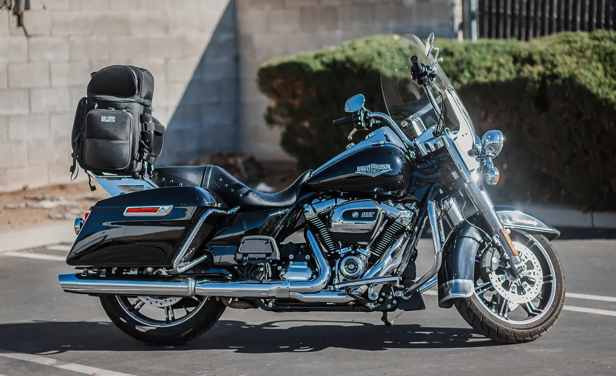 57L - Voyage Premium Xl Bmw Motorcycle Sissy Bar Bag 2